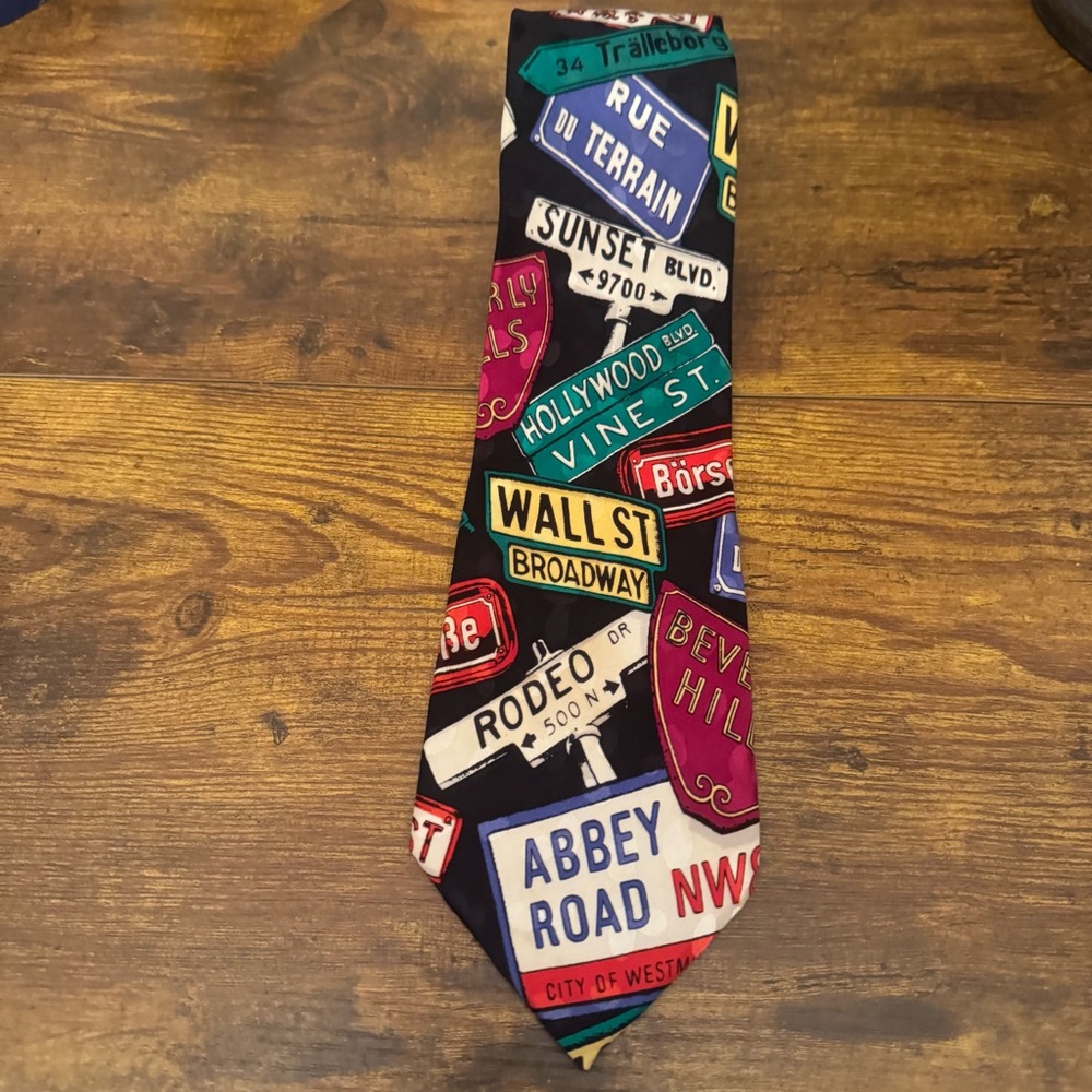 Vintage Addiction Silk Necktie Street Signs‎ Wall St Abbey Road Rodeo Dr